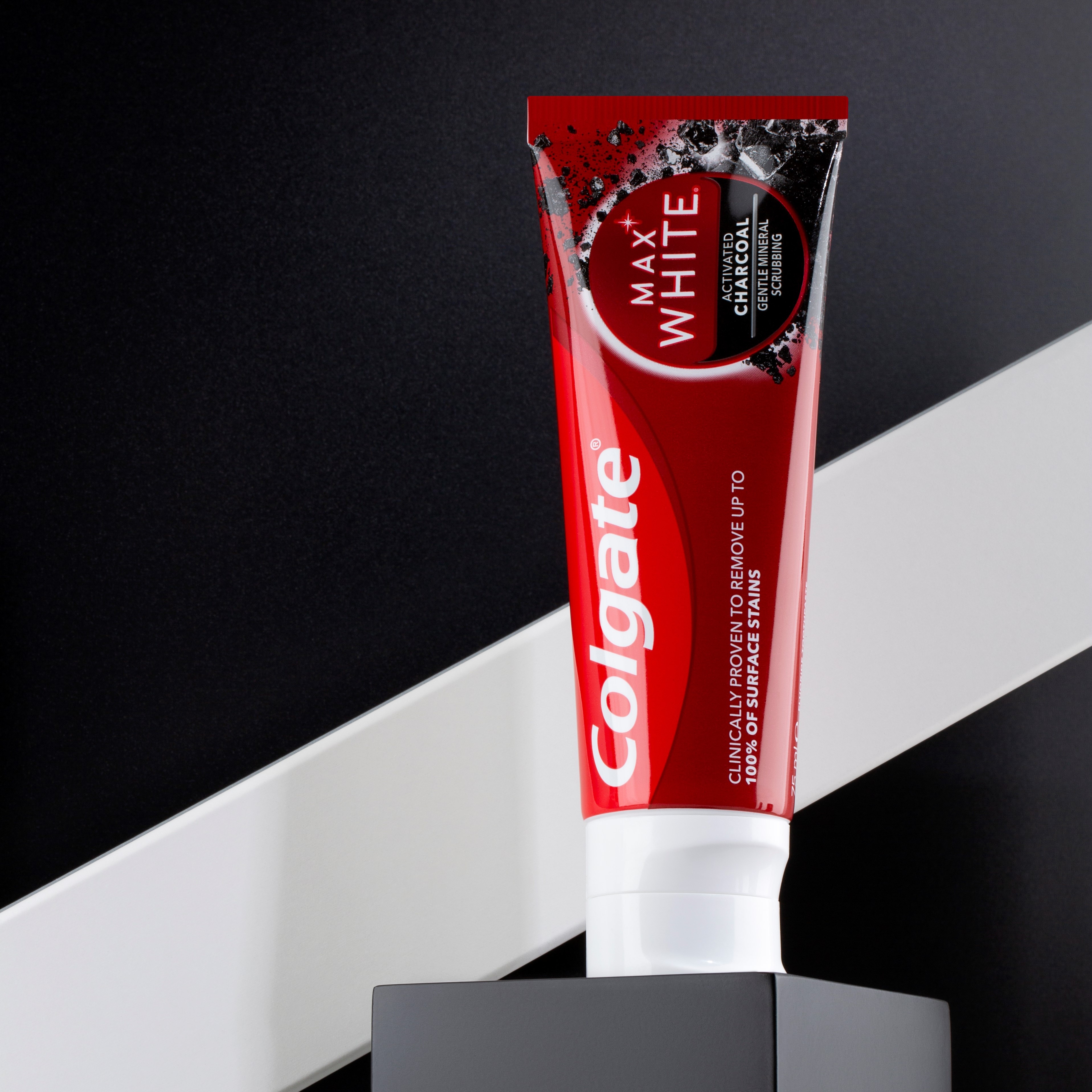Tube de dentifrice Colgate MaxWhite Charbon Actif