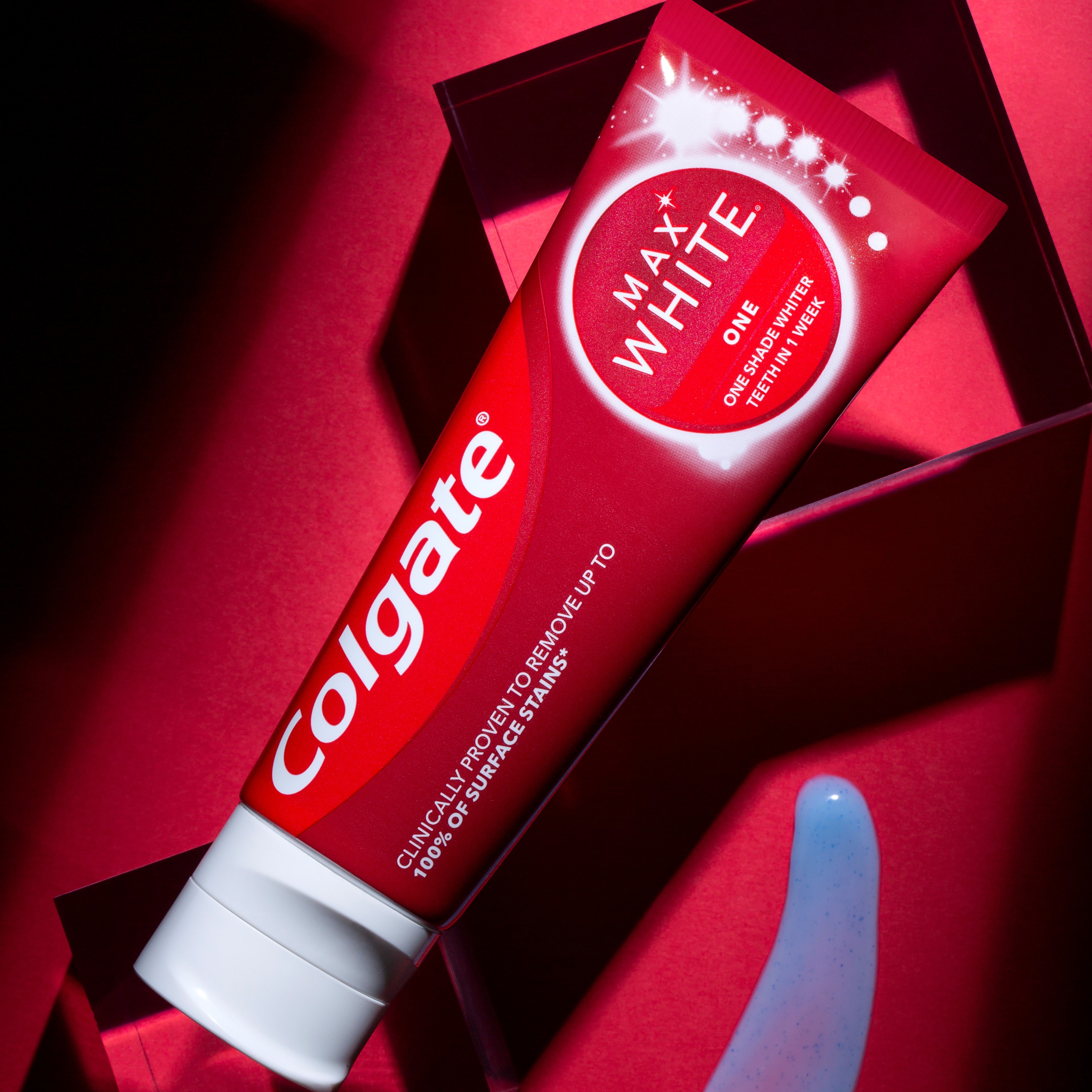 Tube de dentifrice Colgate MaxWhite One